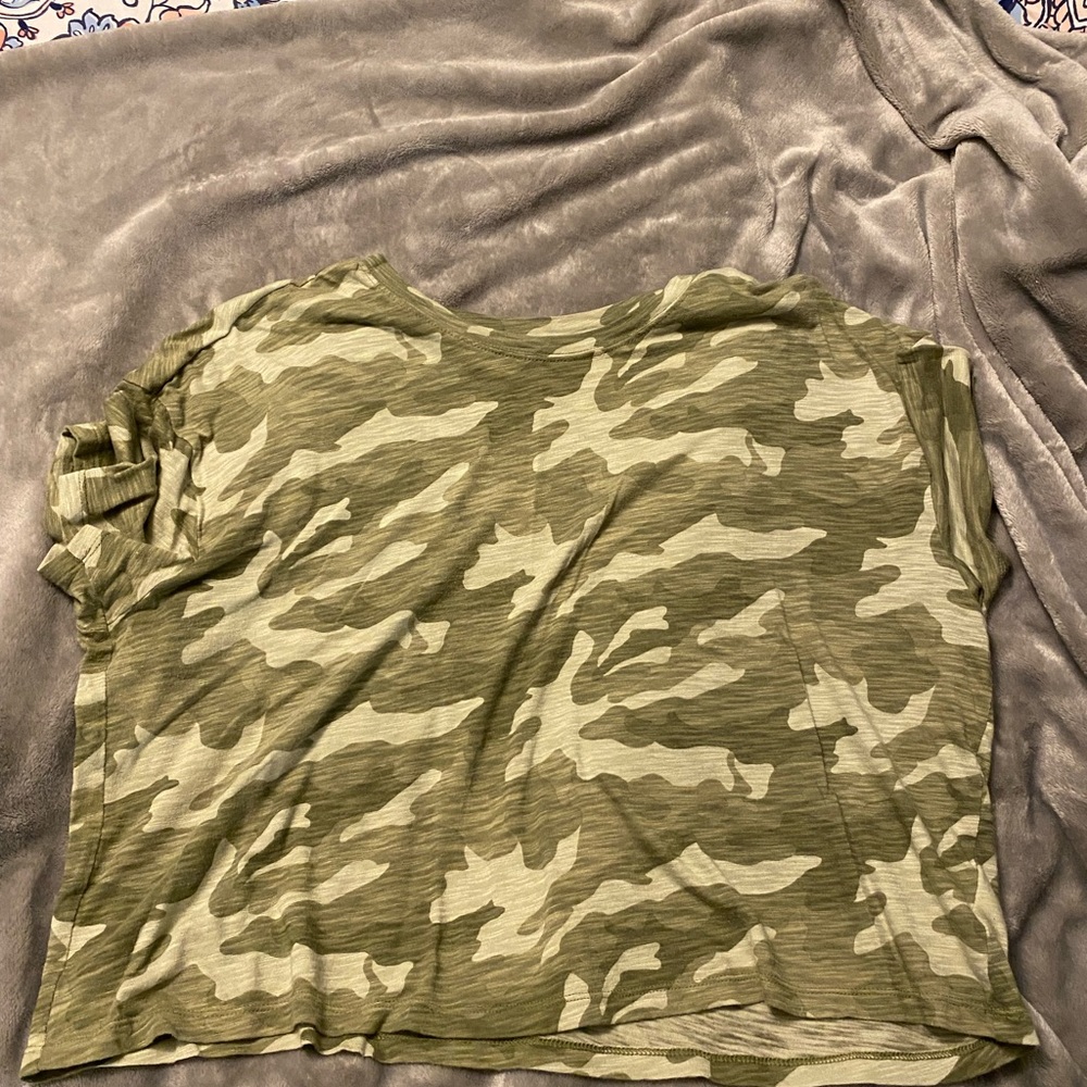 Old navy cropped tee